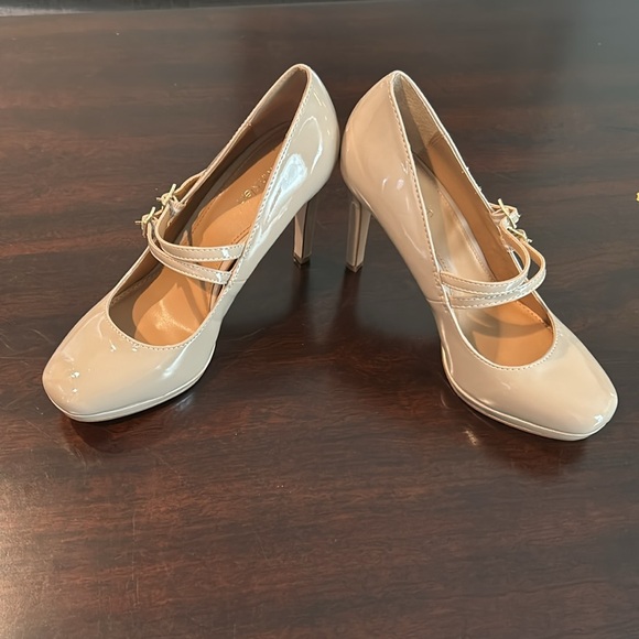 Calvin Klein Women’s Heel Cream baby pink color Size 6 Excellent condition - Picture 6 of 15